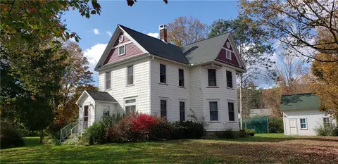 9 Greenlawn Ave, Bainbridge, NY 13733