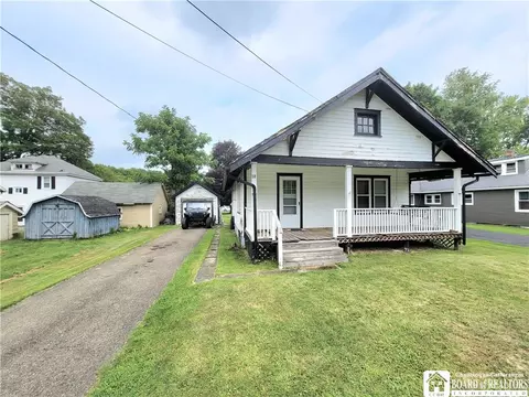 10 E 9th St, Ellicott, NY 14701