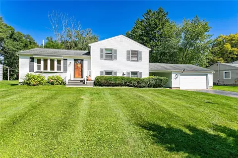 100 Woody Ln, Rochester, NY 14625