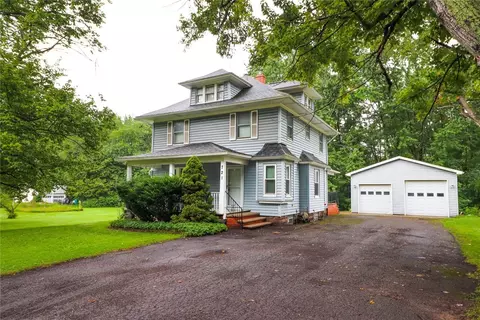 721 Coldwater Rd, Gates, NY 14624