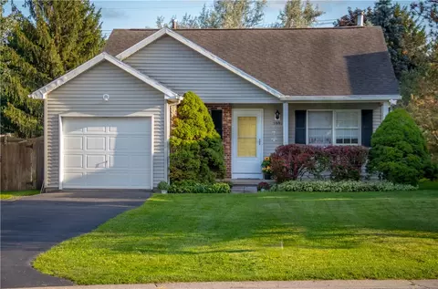5991 Calm Lake Dr, Farmington, NY 14425