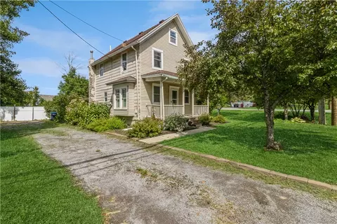 1294 Lehigh Station Rd, Henrietta, NY 14467