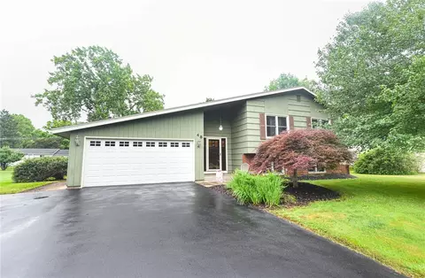 48 Sunset Trl, Perinton, NY 14450