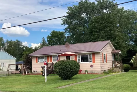 8 Seneca St, Sidney, NY 13838