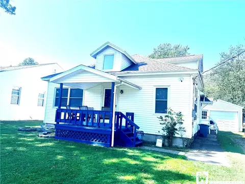 10363 Park Avenue Blvd, Van Buren Point, NY 14166