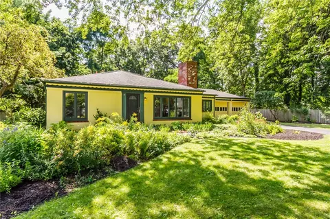 11 Westbourne Rd, Irondequoit, NY 14617 photo 2