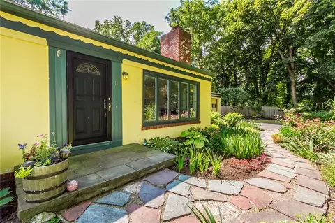 11 Westbourne Rd, Irondequoit, NY 14617 photo 3