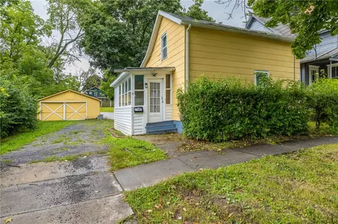 43 West Ave, Geneva, NY 14456