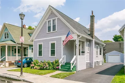 64 Bloomfield Pl, Rochester, NY 14620