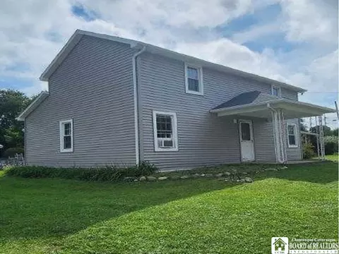 5651 Mckinley Pkwy, Hamburg, NY 14075