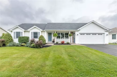 323 Crystal Creek Dr, Greece, NY 14612