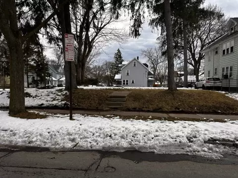 549 Sawyer St, Rochester, NY 14619