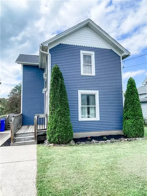 84 Cedar St, Newstead, NY 14001