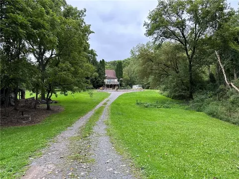 2071 Emerson Rd, Conquest, NY 13166