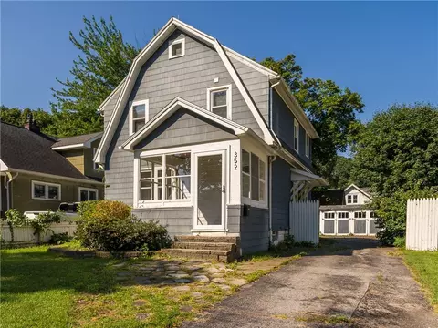 352 Estall Rd, Greece, NY 14616
