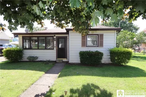 31 Genet St, Dunkirk, NY 14048