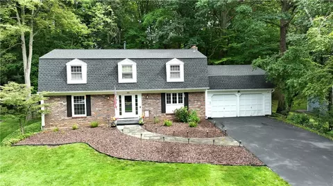 38 S Ridge Trl, Perinton, NY 14450