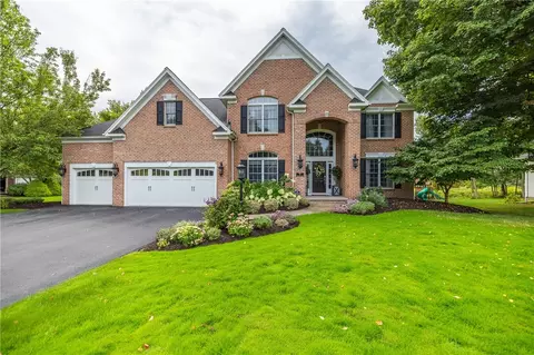 15 Loch Loyal Ct, Penfield, NY 14526