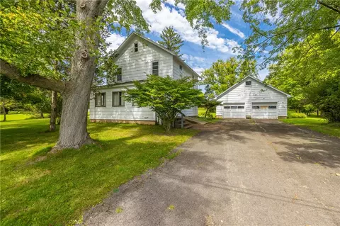 7146 Lane Rd, Victor, NY 14564