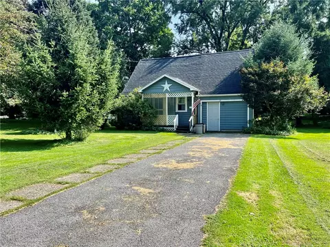 12 Dayton St, Auburn, NY 13021