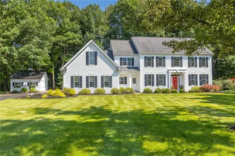 8049 Barony Woods, Pittsford, NY 14534