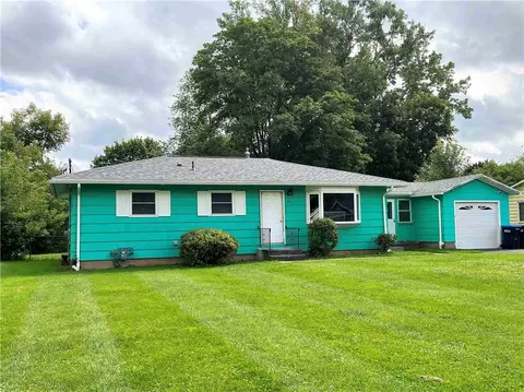 80 Shady Creek Rd, Rochester, NY 14623