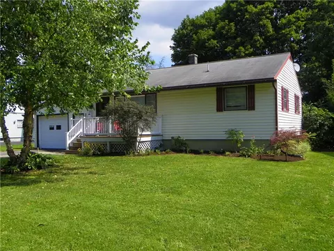 208 Burton St, Bath, NY 14810