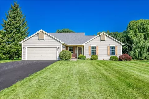 1304 Akers Mill Rise Rise, Webster, NY 14580
