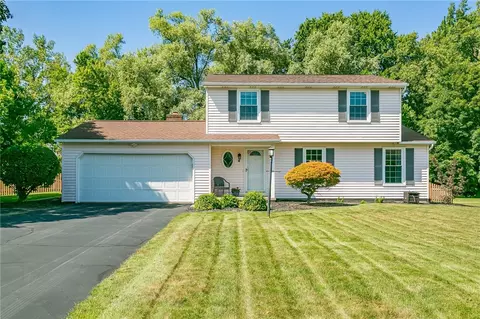 4 Sugarmills Cir, Perinton, NY 14450