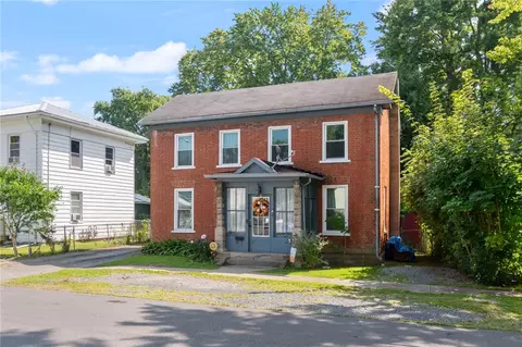 4 Inslee St, Waterloo, NY 13165
