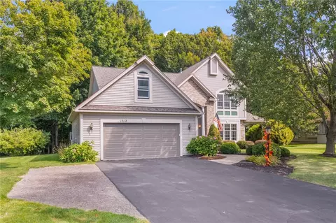 1512 Fallen Leaf Ter, Webster, NY 14580