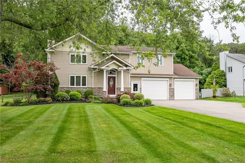 511 Sherborne Rd, Webster, NY 14580
