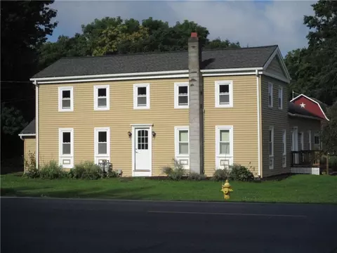 1083 Washington St, Ogden, NY 14559