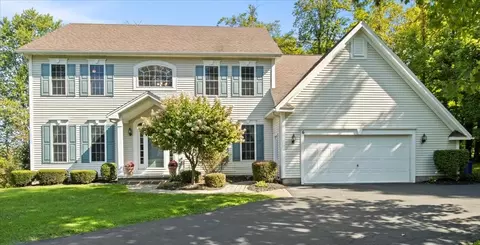 6 Finewood Trl, Perinton, NY 14450