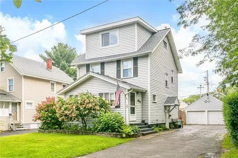 34 Sea View Ave, Irondequoit, NY 14622