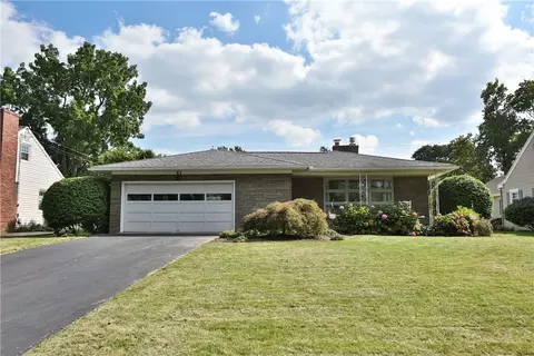 85 Carverdale Dr, Rochester, NY 14618