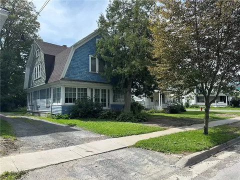 47 River St, Oneonta, NY 13820