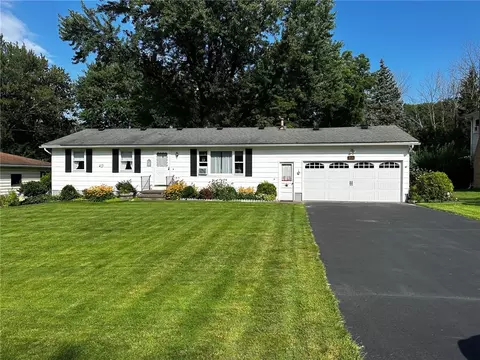 216 Kirk Rd, Greece, NY 14612