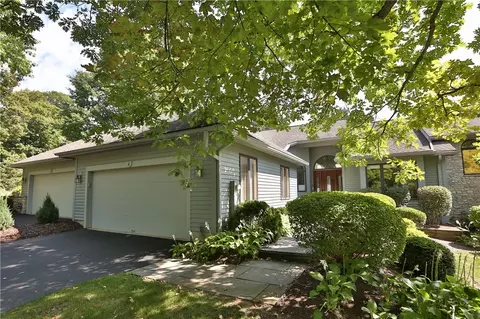 4 Woodcliff Ter, Perinton, NY 14450
