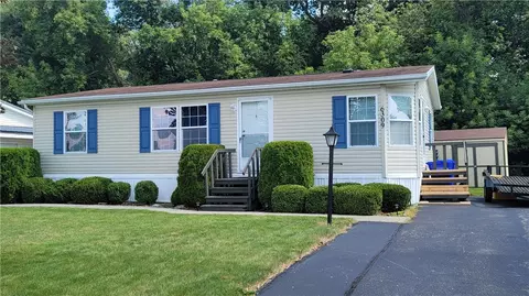 6309 Murphy Dr, Victor, NY 14564