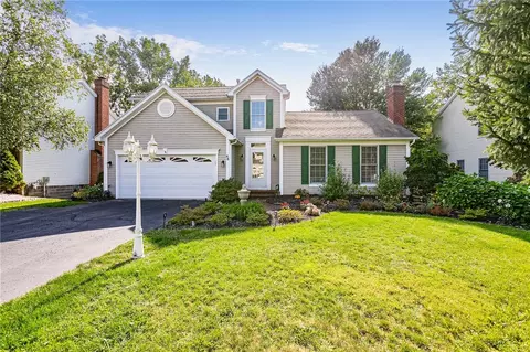 48 Princeton Ln, Perinton, NY 14450