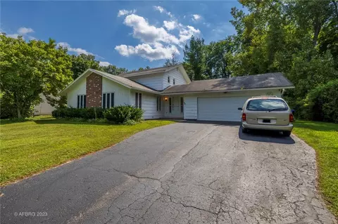59 Kirklees Rd, Pittsford, NY 14534