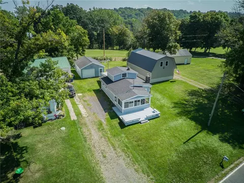 8488 E Port Bay Rd, Wolcott, NY 14590