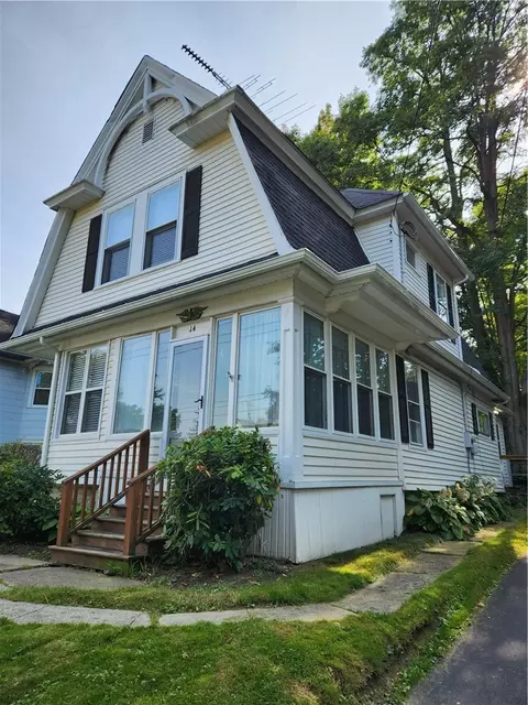 14 Elm St, Perry, NY 14530