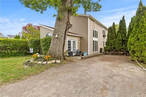 804 Washington Ave, Irondequoit, NY 14617 photo 2