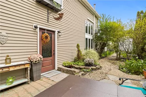 804 Washington Ave, Irondequoit, NY 14617 photo 28