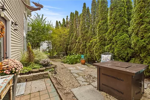 804 Washington Ave, Irondequoit, NY 14617 photo 27
