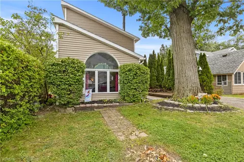 804 Washington Ave, Irondequoit, NY 14617