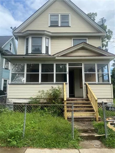88 Shelter St, Rochester, NY 14611