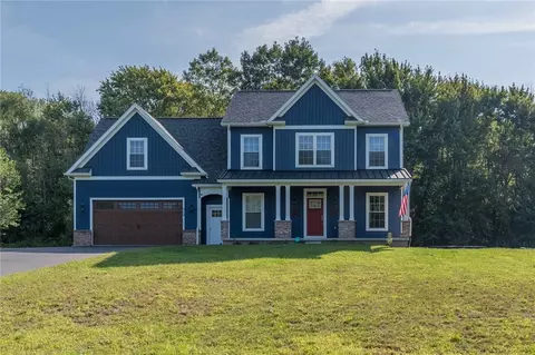 910 Fawn Dr, Macedon, NY 14502